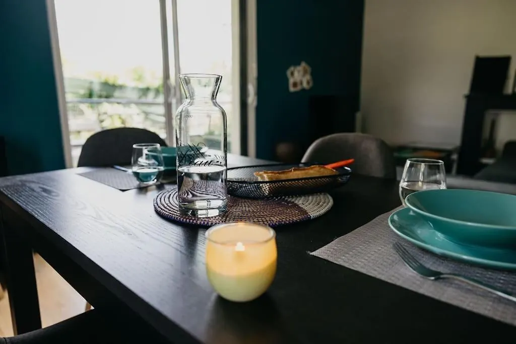 아파트 Appartement Cosy Avec Wifi A 15 Min De Rennes Crévin